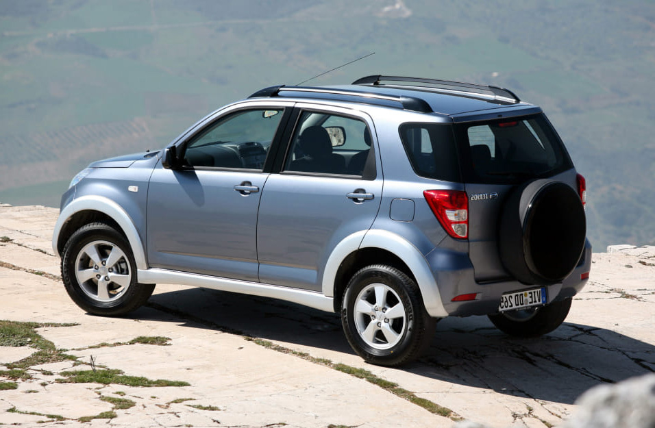 Замена аккумулятора Daihatsu Terios