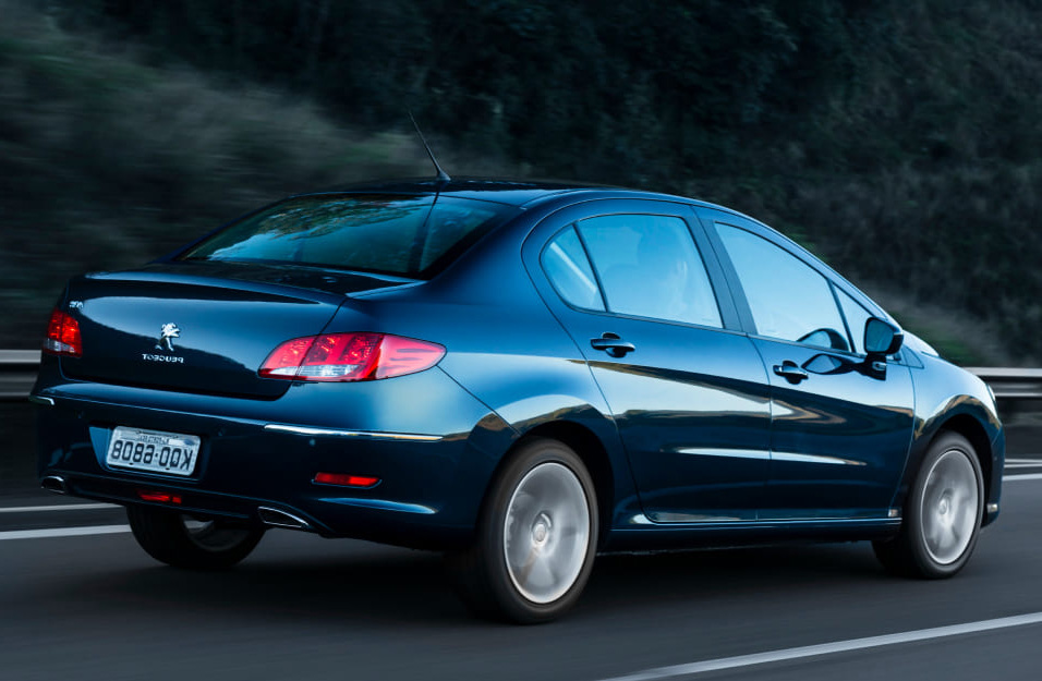 Замена аккумулятора Peugeot 408